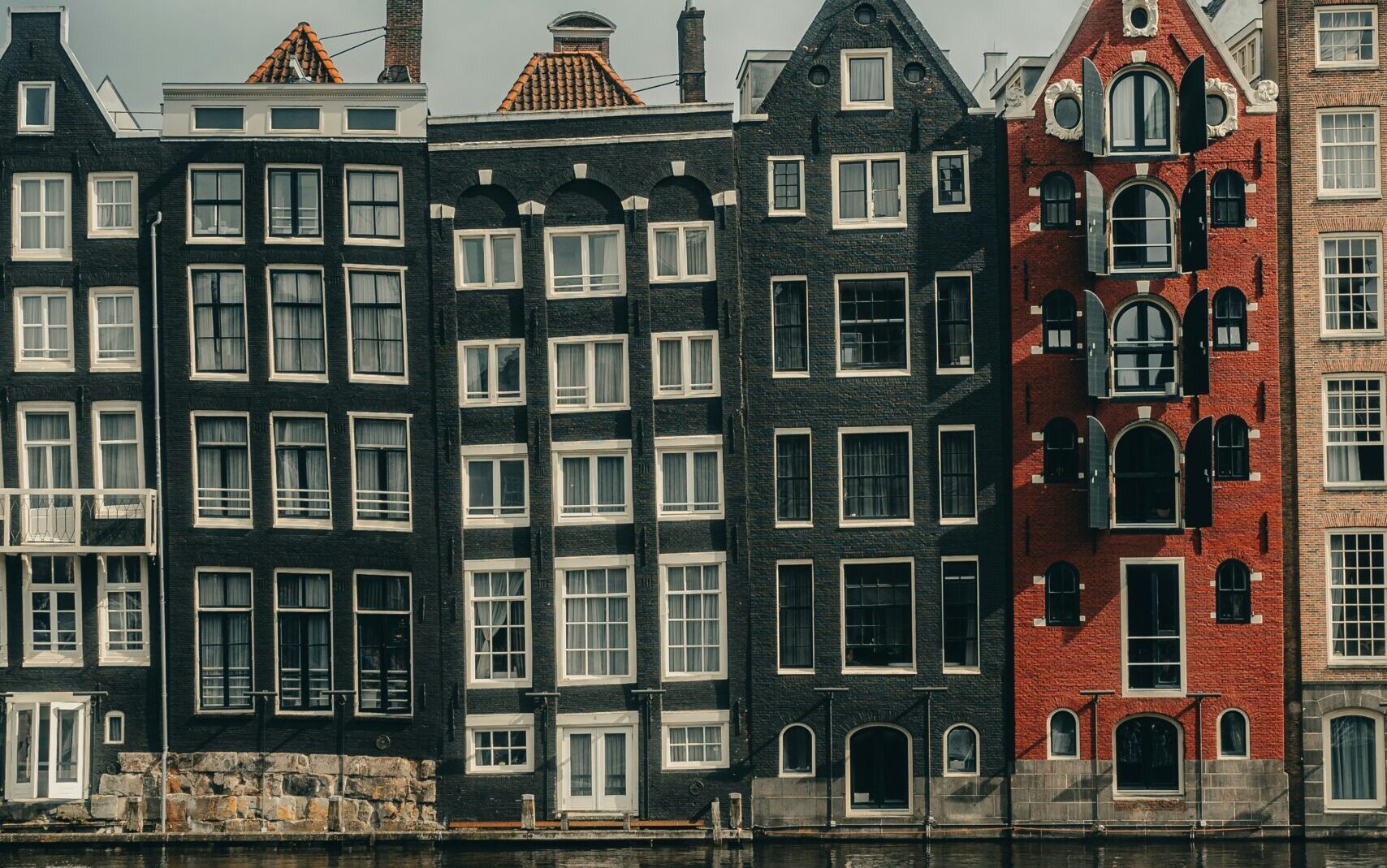 sir-simo-uAez68B-t3M-unsplash